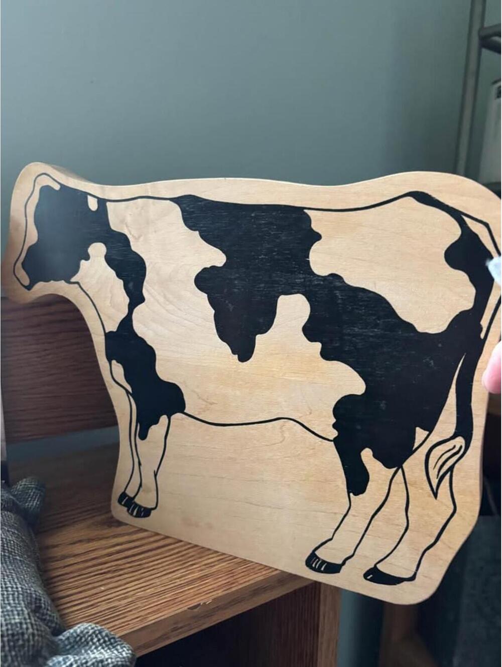 Wooden cow cutting board